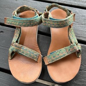 Teva Velcro strap sandals